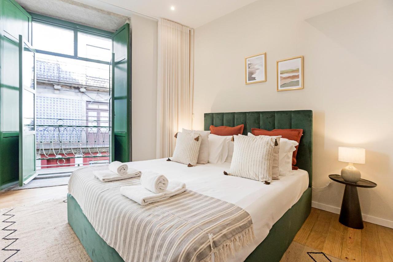 Brand New 4Br W/ 200Yrs Of History In Central Porto By Lovelystay Екстер'єр фото