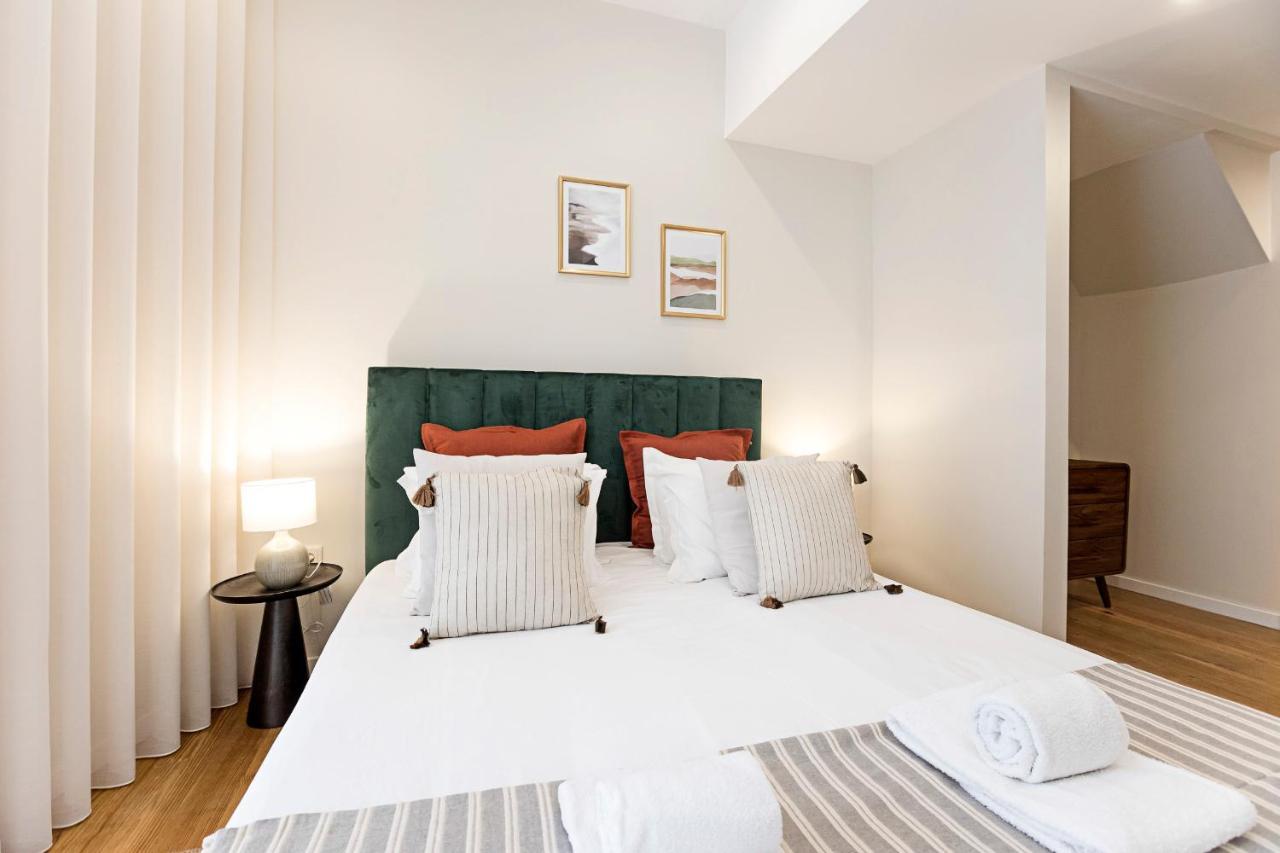 Brand New 4Br W/ 200Yrs Of History In Central Porto By Lovelystay Екстер'єр фото