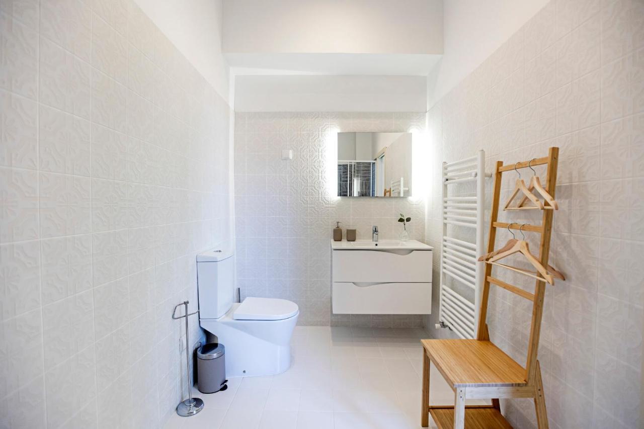 Brand New 4Br W/ 200Yrs Of History In Central Porto By Lovelystay Екстер'єр фото