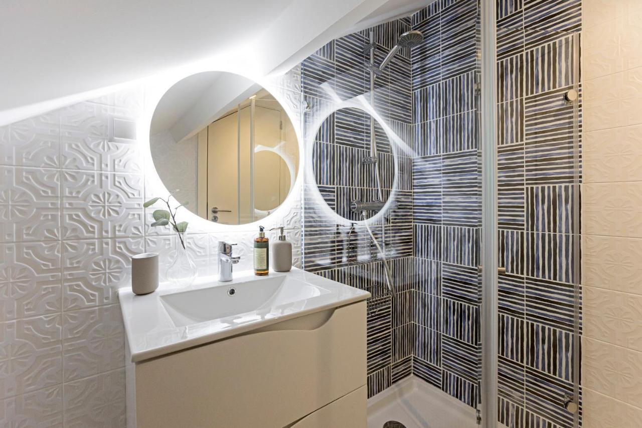 Brand New 4Br W/ 200Yrs Of History In Central Porto By Lovelystay Екстер'єр фото
