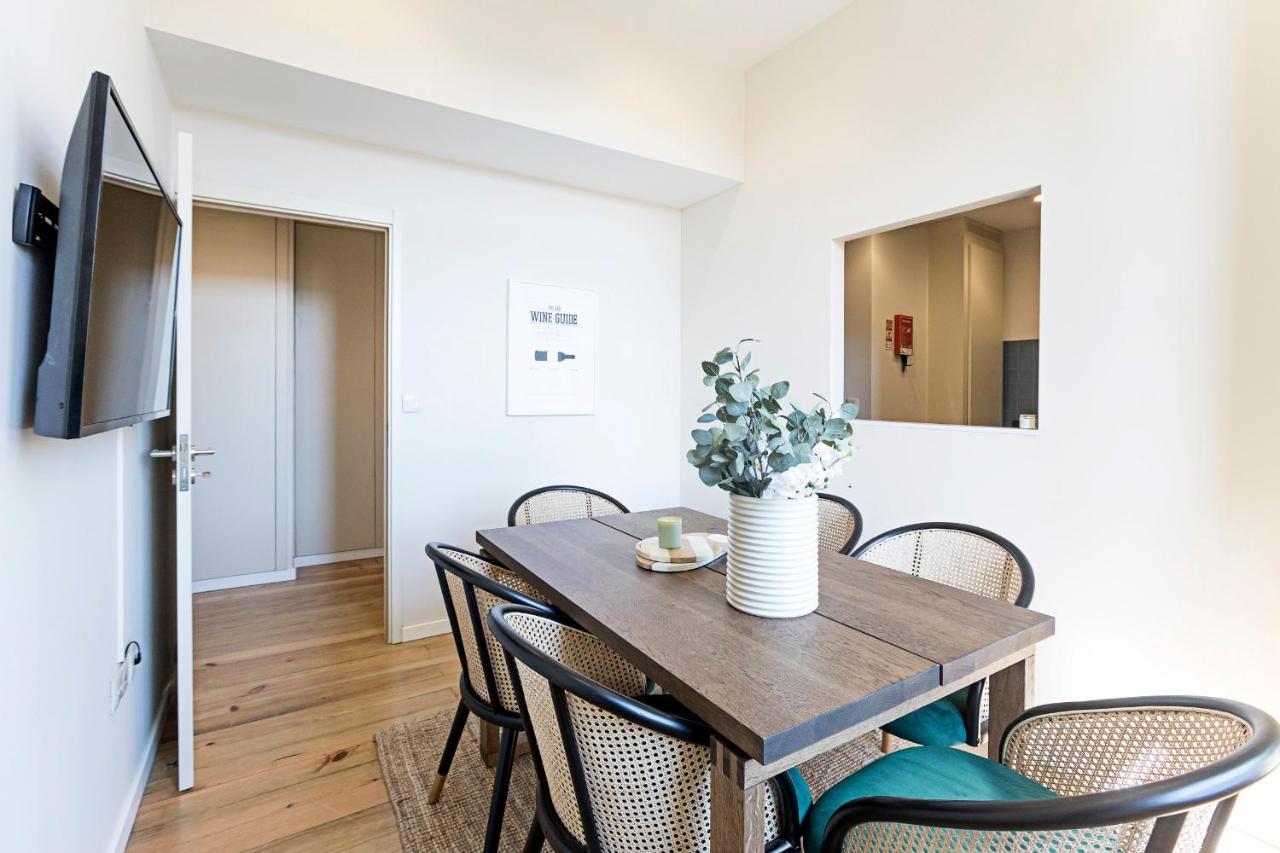 Brand New 4Br W/ 200Yrs Of History In Central Porto By Lovelystay Екстер'єр фото