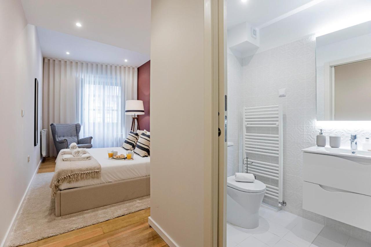 Brand New 4Br W/ 200Yrs Of History In Central Porto By Lovelystay Екстер'єр фото